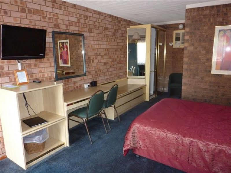 Countryman Motor Inn Dubbo Exterior photo